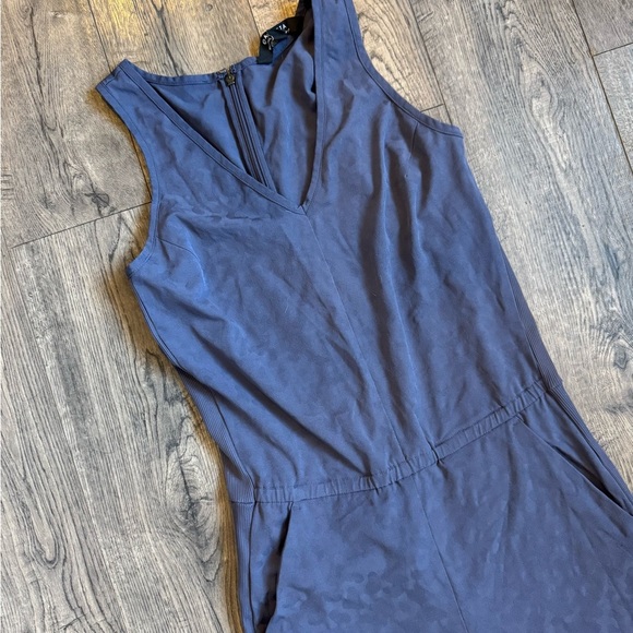 Athleta Brooklyn Textured Jumpsuit- Medieval Violet Leopard- Size 2 - Picture 5 of 8